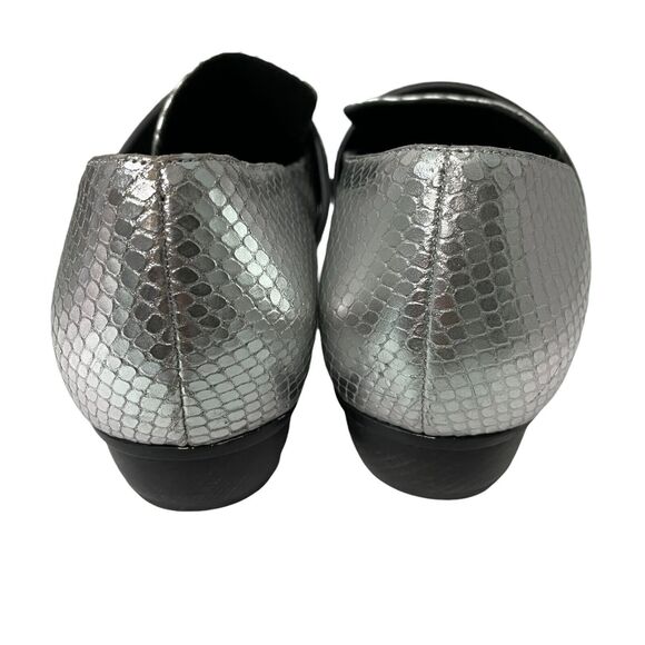 Rodarte Shoes Size 38.5 US 8.5 Silver Metallic Snakeskin Embossed Pointed - Picture 4 of 5